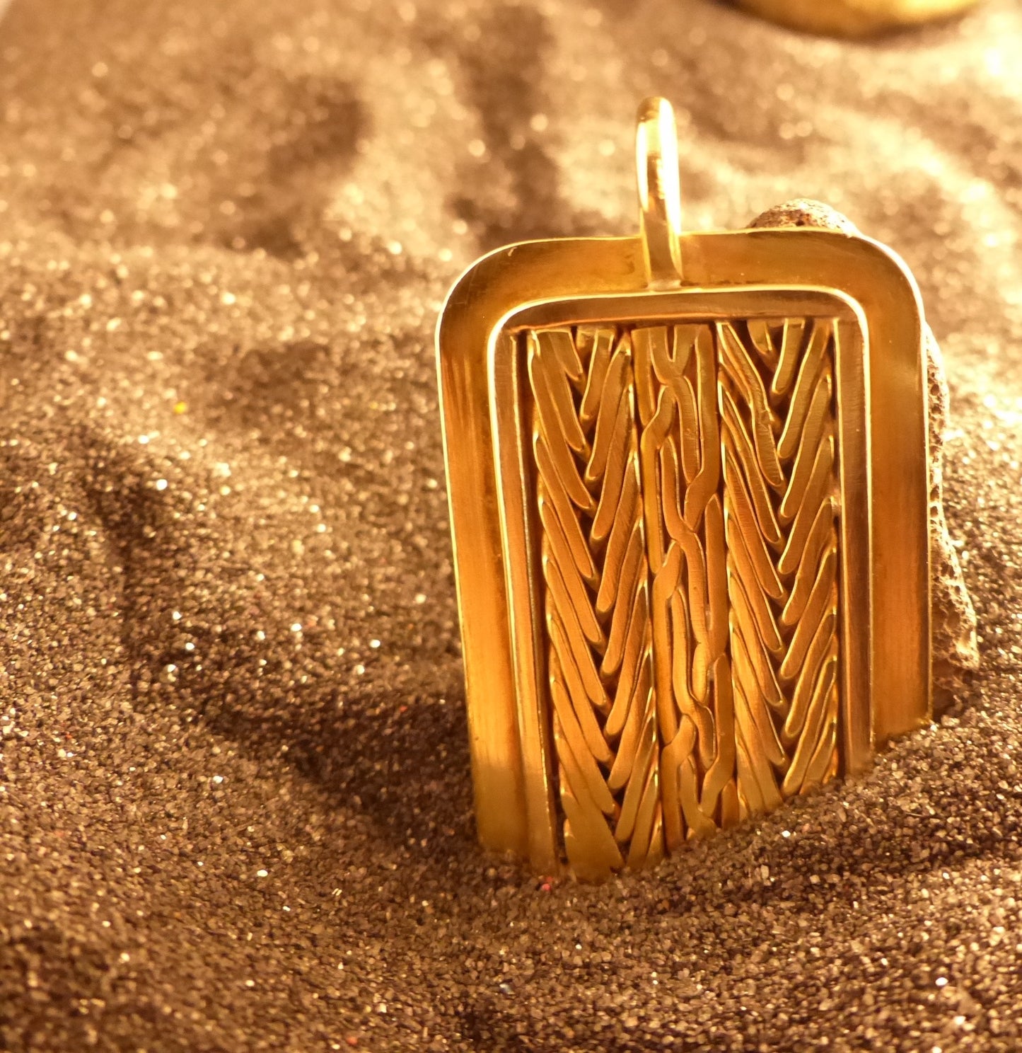 Les flots dorés. Pendentif.