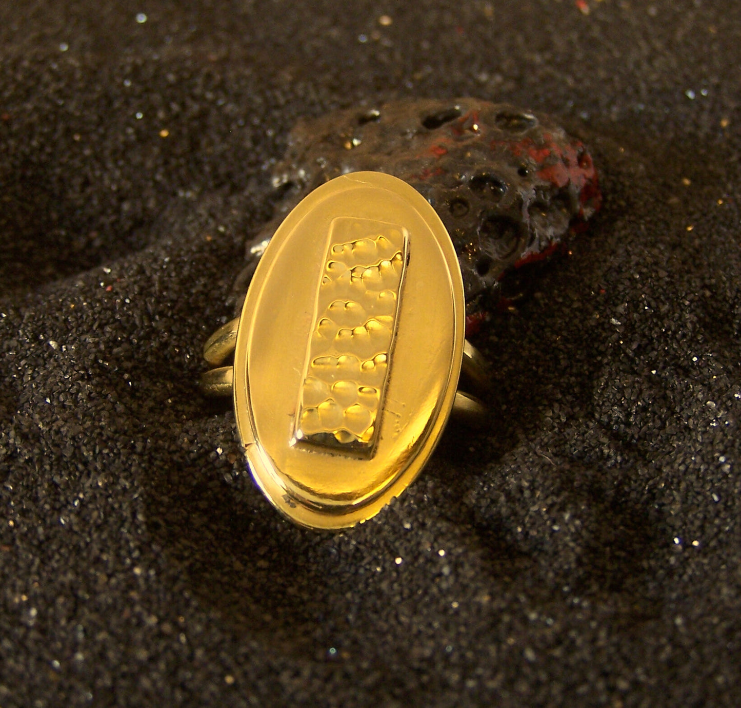 La lune à cheval. Bague.