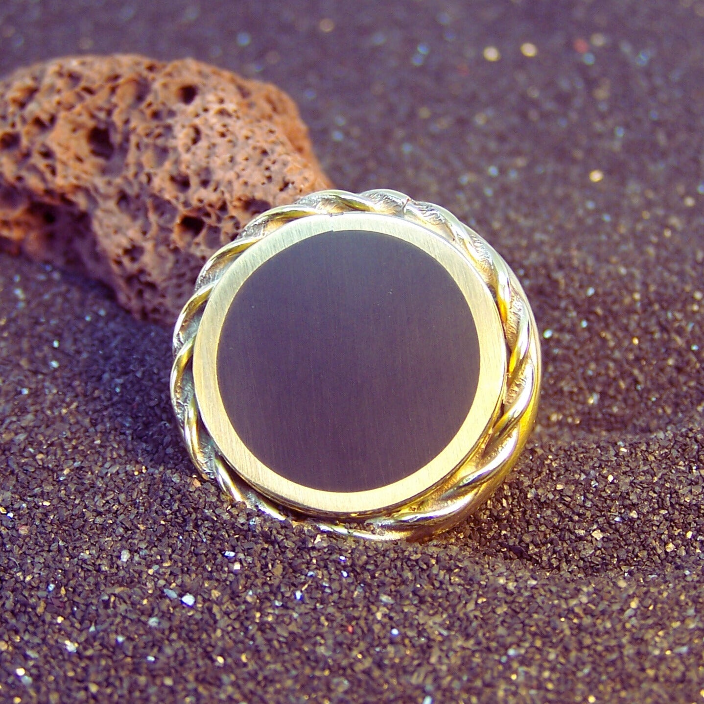 Couronne tressée. Bague.